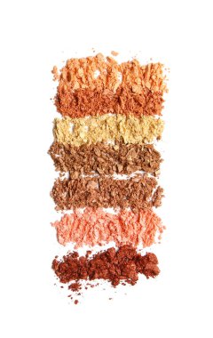 Beyaz arka planda farklı ezilmiş göz farı