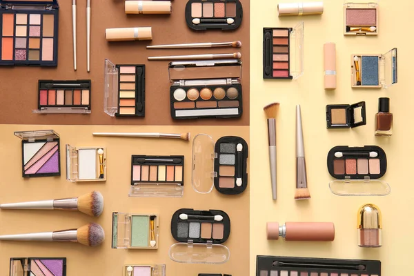 Zestaw Kosmetyków Dekoracyjnych Tle Koloru — Zdjęcie stockowe