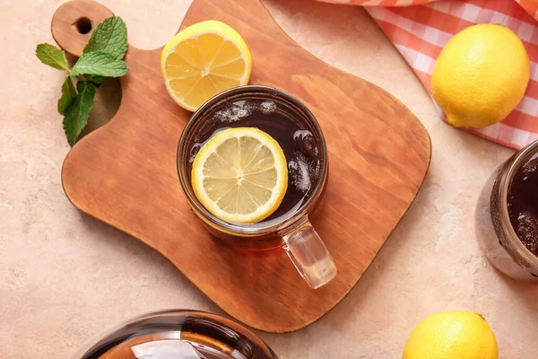 Cup Cold Black Tea Lemon Color Background — Stock Photo, Image