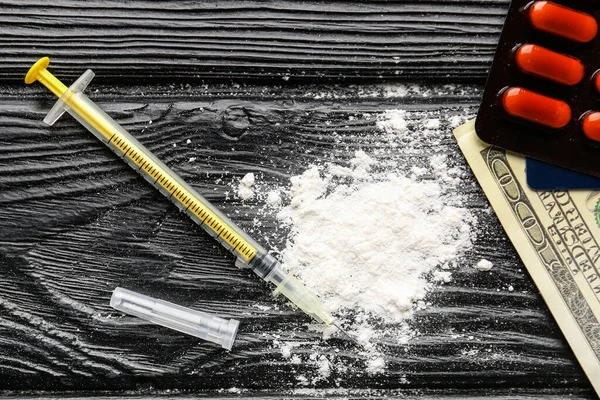Cocaine Syringe Wooden Background — Stock Photo, Image