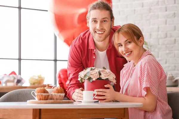 Young Couple Celebrating Valentine Day Home — Stock Photo, Image