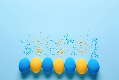 Renkli arka planda güzel Paskalya yumurtaları