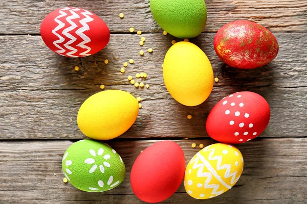 Krásné Velikonoční Vajíčka Dřevěném Pozadí — Stock fotografie