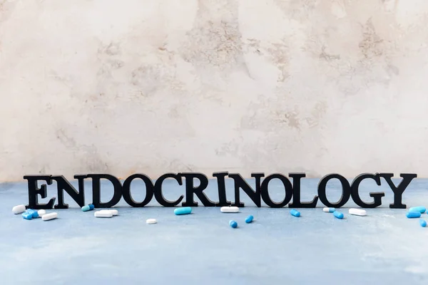 Palabra Endocrinología Pastillas Mesa —  Fotos de Stock