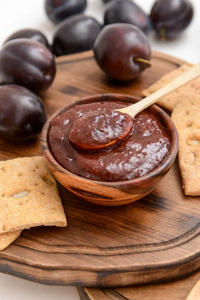 Bowl Delicious Homemade Plum Jam Wooden Board — Stock Photo, Image