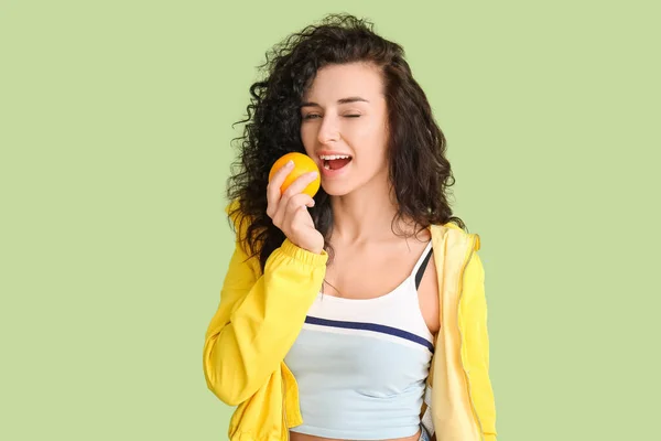 Portrait Stylish Young Woman Orange Fruit Color Background — Stock Photo, Image