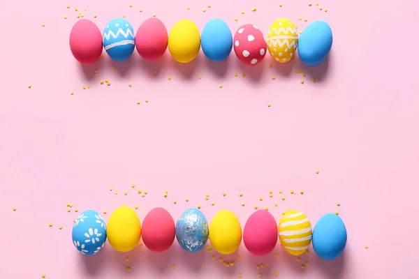 Composición Con Hermosos Huevos Pascua Sobre Fondo Color — Foto de Stock
