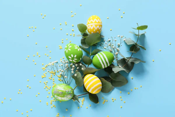 Renkli Arkaplanda Güzel Paskalya Yumurtaları Olan Kompozisyon — Stok fotoğraf