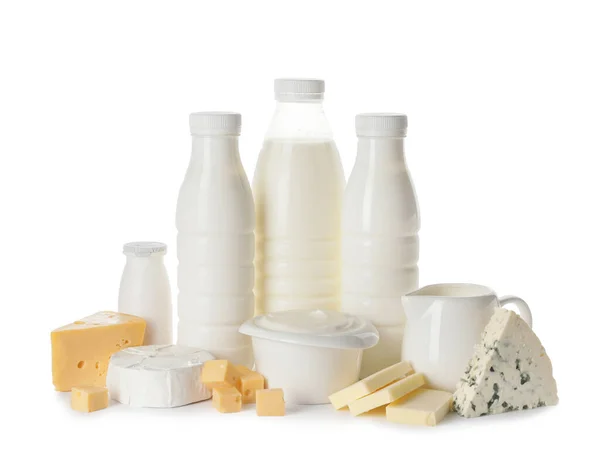 白い背景に異なる乳製品 — ストック写真