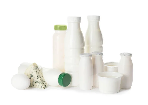 白い背景に異なる乳製品 — ストック写真