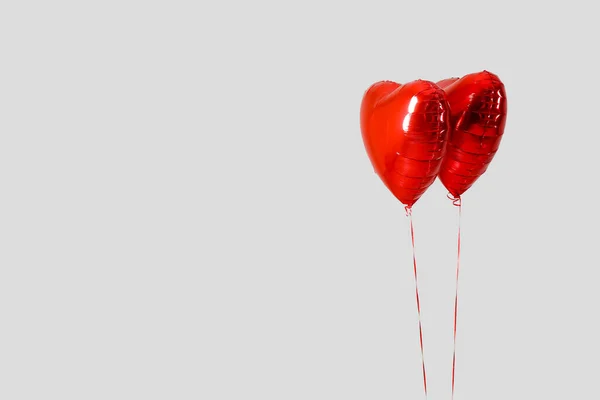 Gri Arka Planda Kalp Şeklinde Hava Balonları — Stok fotoğraf