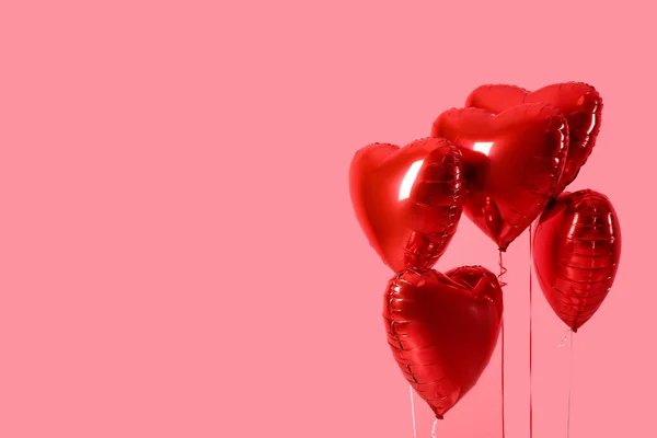 Renk Arka Planda Kalp Şeklinde Hava Balonları — Stok fotoğraf