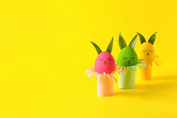 Δημιουργική Σύνθεση Πασχαλινά Αυγά Στο Φόντο Χρώμα — Φωτογραφία Αρχείου