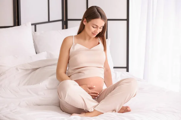 Mooie Zwangere Vrouw Thuis — Stockfoto