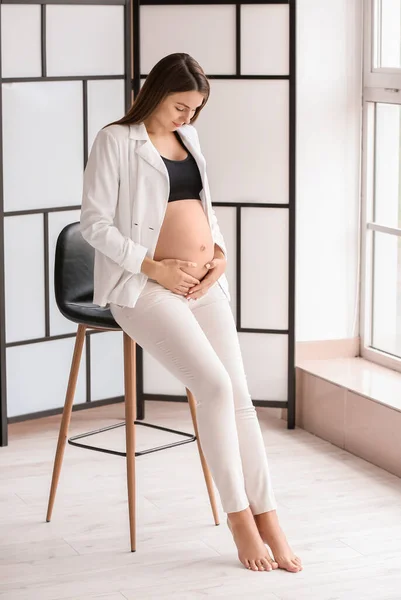 Hermosa Mujer Embarazada Casa —  Fotos de Stock