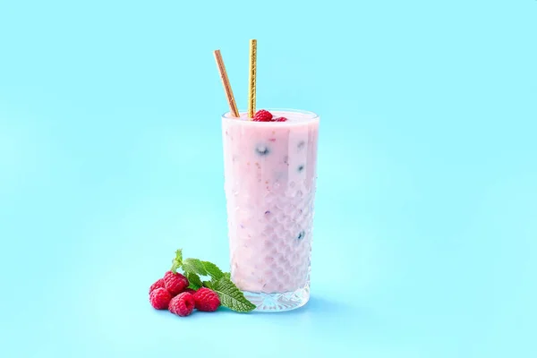Glass Tasty Raspberry Smoothie Color Background — Stock Photo, Image