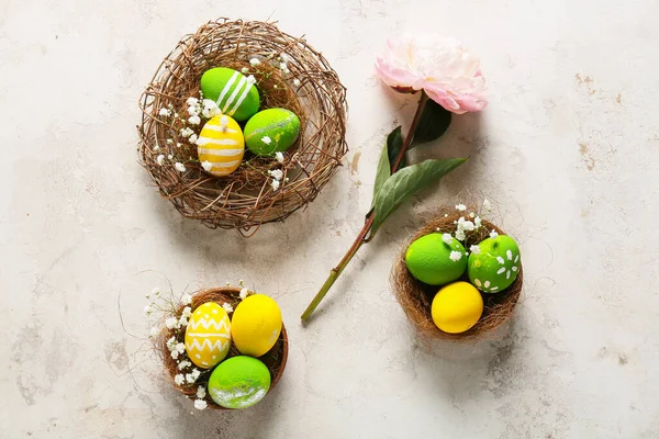 Composition Beautiful Easter Eggs Light Background — Stock Photo, Image