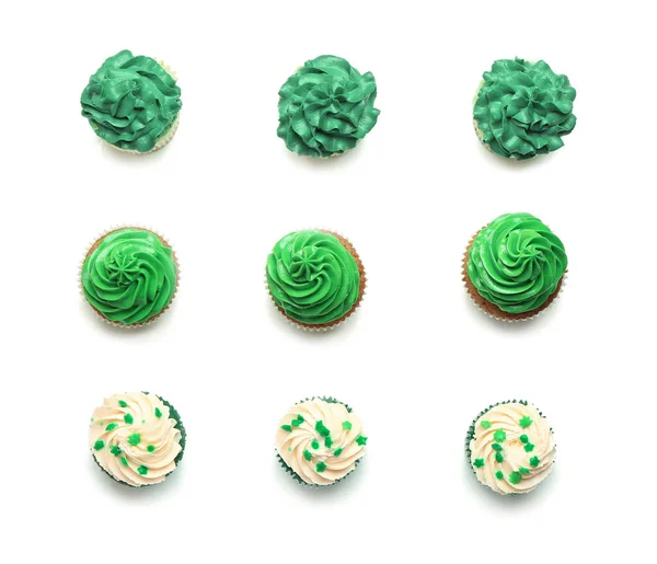 Sabrosos Cupcakes Para Día San Patricio Sobre Fondo Blanco — Foto de Stock