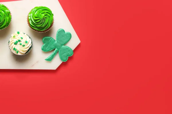 Lekkere Cupcakes Voor Patrick Day Kleur Achtergrond — Stockfoto