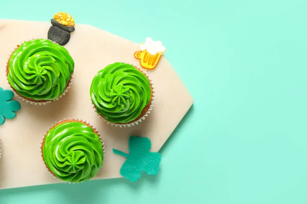 Lekkere Cupcakes Voor Patrick Day Kleur Achtergrond — Stockfoto