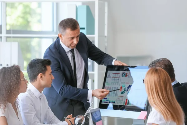 Zakenman Geeft Presentatie Functie — Stockfoto