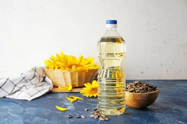 Plastic Bottle Sunflower Oil Color Background — Stock Photo, Image