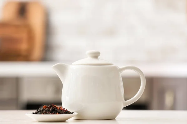 Teapot Dry Tea Leaves Light Table Room — Stock Photo, Image