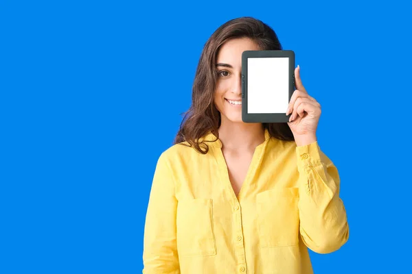 Young Woman Reader Color Background — Stock Photo, Image