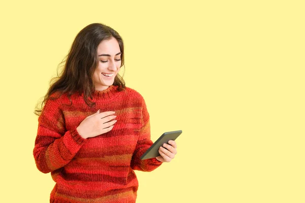 Young Woman Reader Color Background — Stock Photo, Image