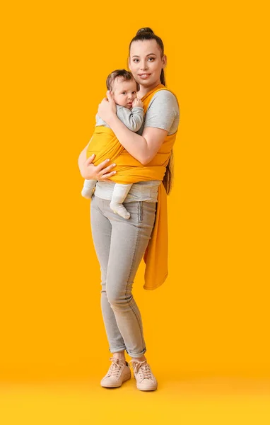 Young Mother Little Baby Sling Color Background — Stock Photo, Image