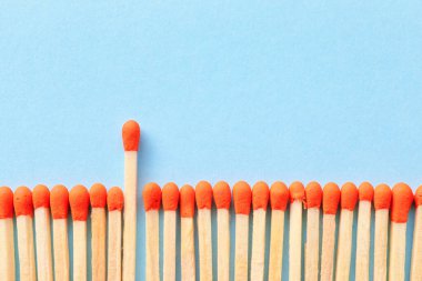 Renk arkaplanındaki eşleşmeler. Eşsizlik kavramı