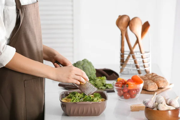 Woman Cooking Delicious Pasta Kitchen — Stock Photo, Image