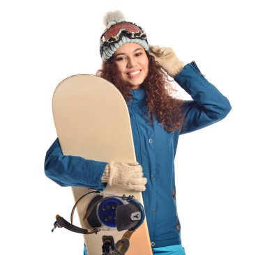 Beyaz arkaplanda kadın snowboardcu