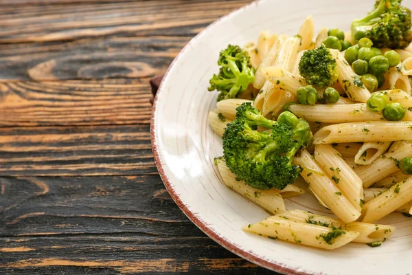 Tasty Pasta Vegetables Wooden Background Closeup — Stock Photo, Image