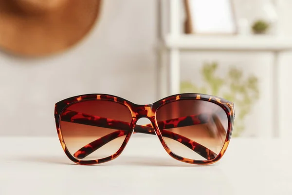 Stylish Female Sunglasses Table — Stock Photo, Image