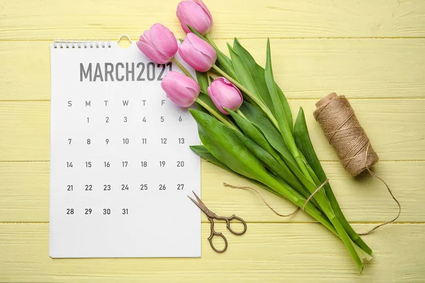 Kalender Med Tulpan Blommor Färg Trä Bakgrund Internationella Kvinnodagen Firas — Stockfoto
