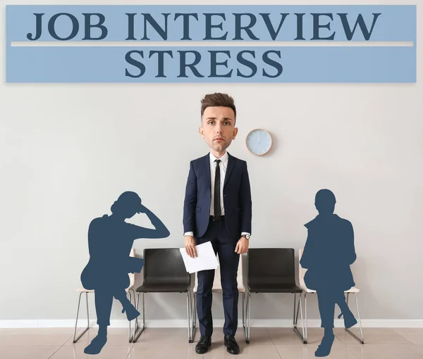 Joven Estresado Esperando Entrevista Trabajo Interior — Foto de Stock