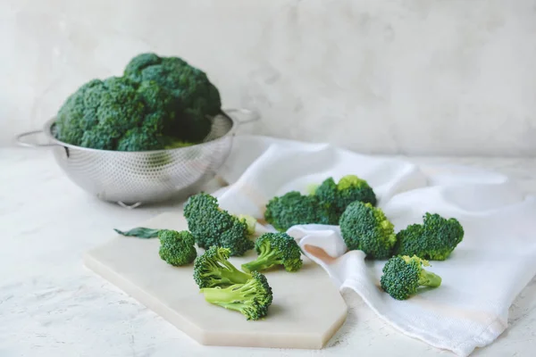 Färsk Broccoli Kål Ljus Bakgrund — Stockfoto