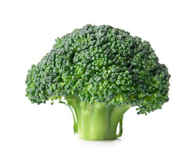 Beyaz arka planda taze brokoli lahanası