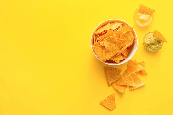 Bowl Tasty Nachos Sauces Color Background — Stock Photo, Image