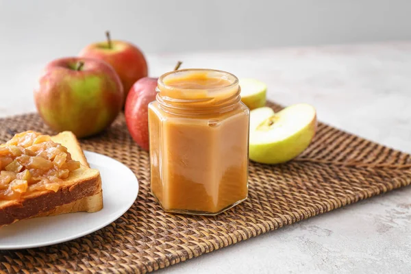 Jar Sweet Apple Jam Light Background — Stock Photo, Image