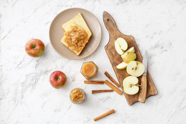 Jar Toast Sweet Apple Jam Light Background — Stock Photo, Image