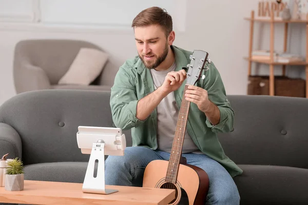 Young Man Taking Music Lessons Online Home — Stock Photo, Image