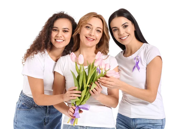 Hermosas Mujeres Con Flores Sobre Fondo Blanco Celebración Del Día — Foto de Stock