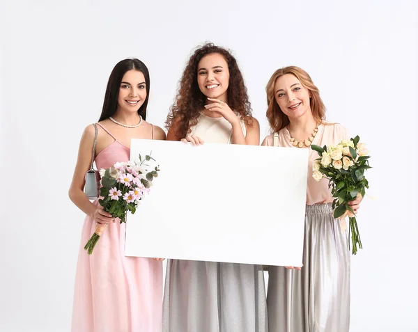 Belles Femmes Avec Des Fleurs Affiche Vierge Sur Fond Blanc — Photo