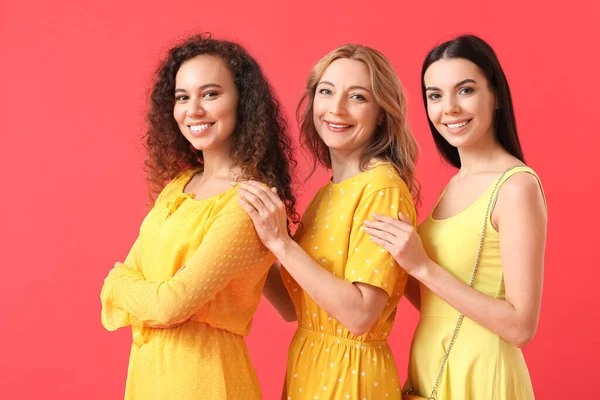 Hermosas Mujeres Sobre Fondo Color Concepto Unidad — Foto de Stock