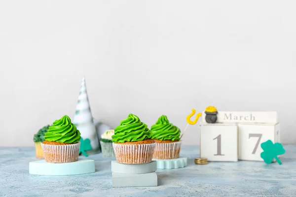Tasty Cupcakes Patrick Day Table — Stock Photo, Image