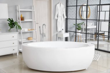 Modern banyonun iç mimarisi.