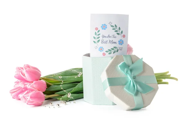 Красивые Цветы Подарки Поздравительные Открытки День Матери Белом Фоне — стоковое фото