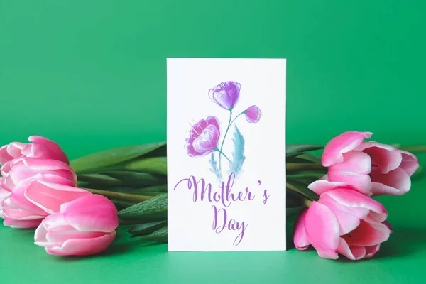 Piękne Kwiaty Kartka Pozdrowieniami Dzień Matki Tle Koloru — Zdjęcie stockowe